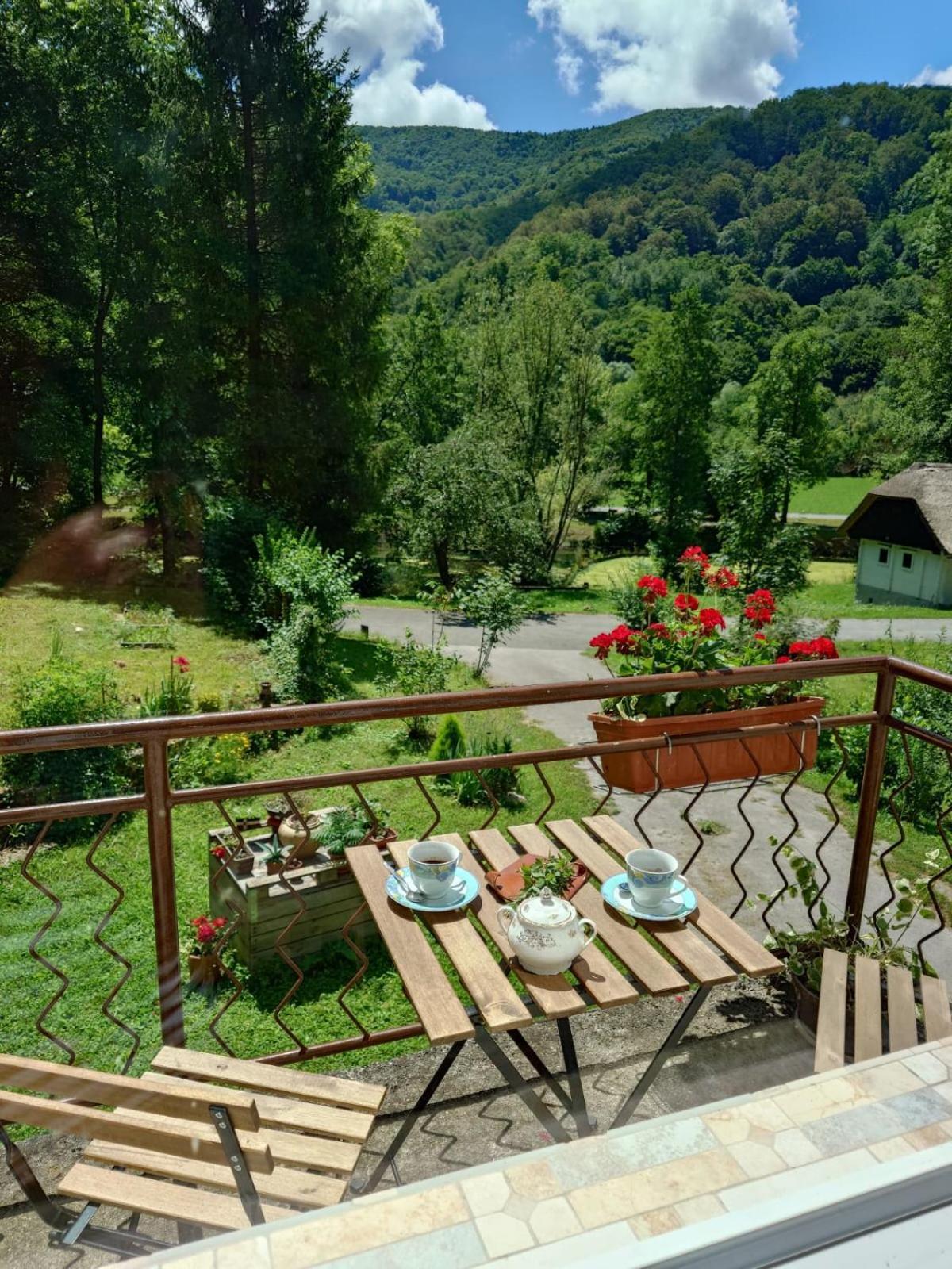 Ferienwohnung Art House Tufi Bistrica ob Sotli Exterior foto